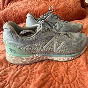 9W wide width New Balance Women's Fresh Foam 680v7 Running Shoes
